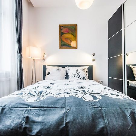Apartament Czapskich Big House Apartment Красков Екстериор снимка
