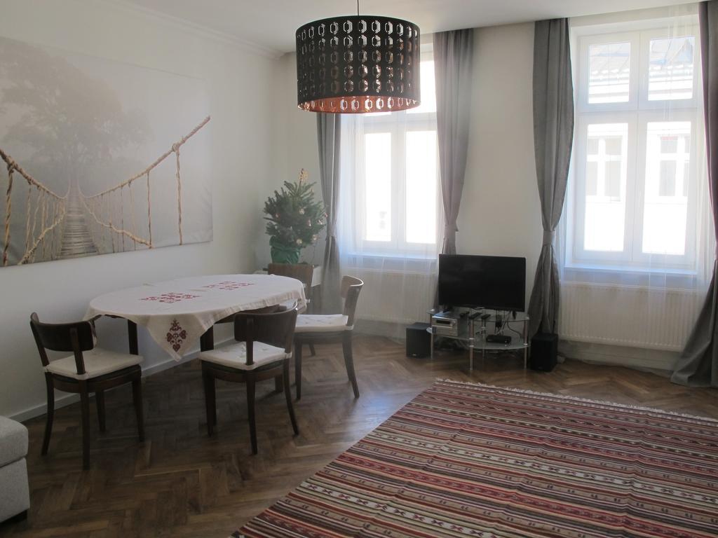 Apartament Czapskich Big House Apartment Красков Екстериор снимка